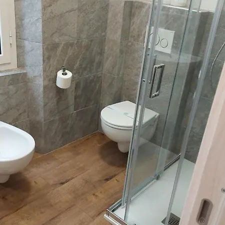 Glam Giulia Guest house