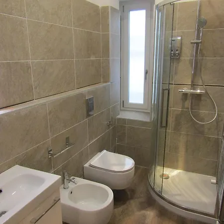 Glam Giulia Pensión