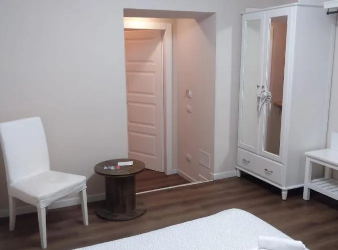 Glam Giulia La Spezia